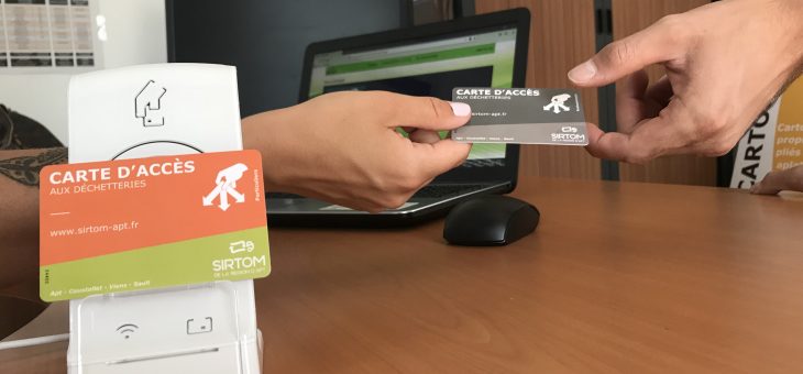 Distribution de cartes d’accès à Coustellet